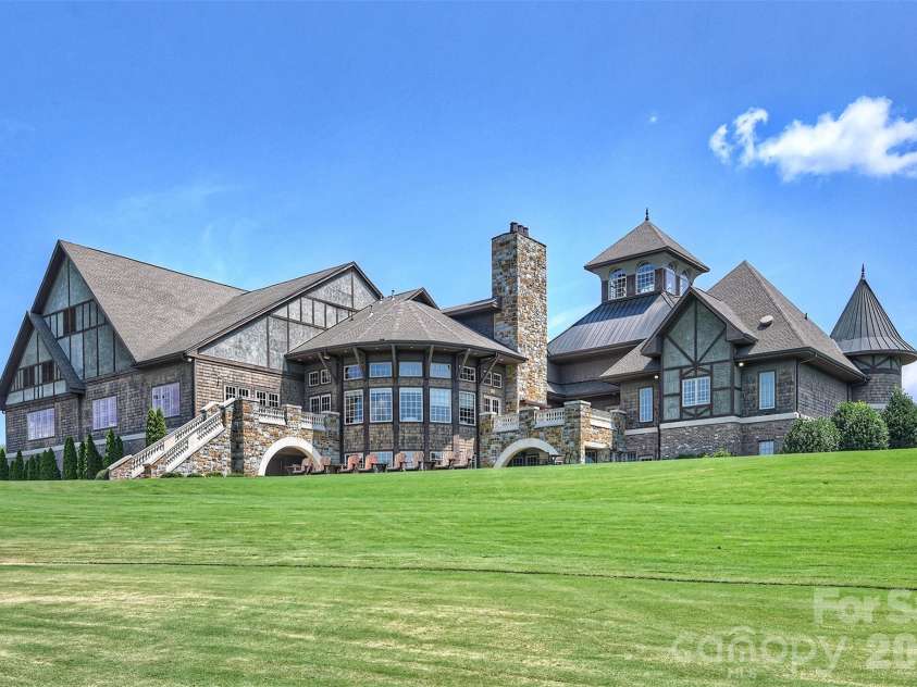 14830 Batteliere Drive, Charlotte, NC 28278.  MLS# CAR4424423, YatesRealty ID 52604. The beautiful golf club!