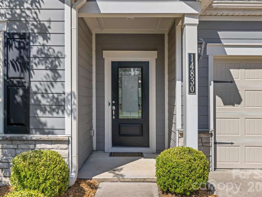 14830 Batteliere Drive, Charlotte, NC 28278.  MLS# CAR4424423, YatesRealty ID 52604. Welcome home!