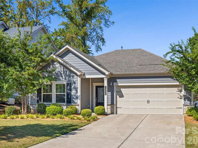 14830 Batteliere Drive, Charlotte, NC 28278.  MLS# CAR4424423, YatesRealty ID 52604. Welcome to 14830 Batterliere Drive!