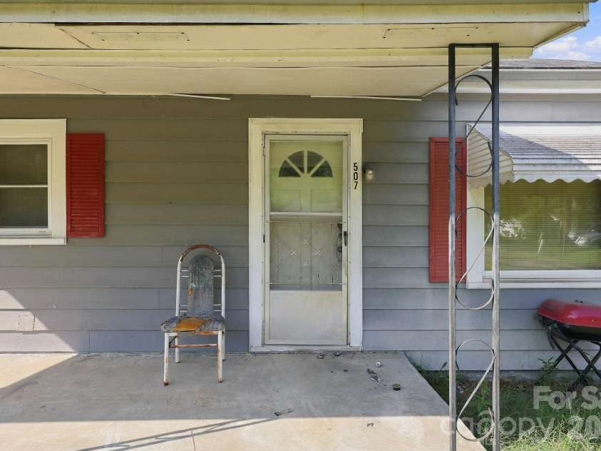 507 Fairbluff Avenue, Salisbury, NC 28146.  MLS# CAR4427305, YatesRealty ID 52606. 