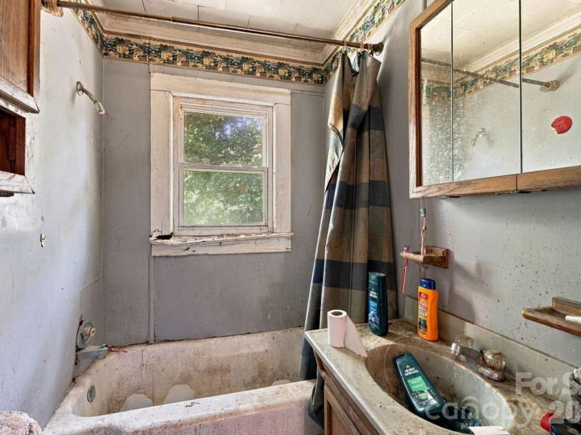 507 Fairbluff Avenue, Salisbury, NC 28146.  MLS# CAR4427305, YatesRealty ID 52606. 