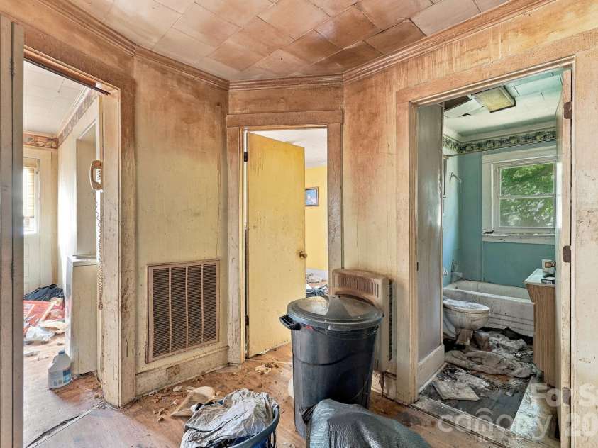 507 Fairbluff Avenue, Salisbury, NC 28146.  MLS# CAR4427305, YatesRealty ID 52606. 