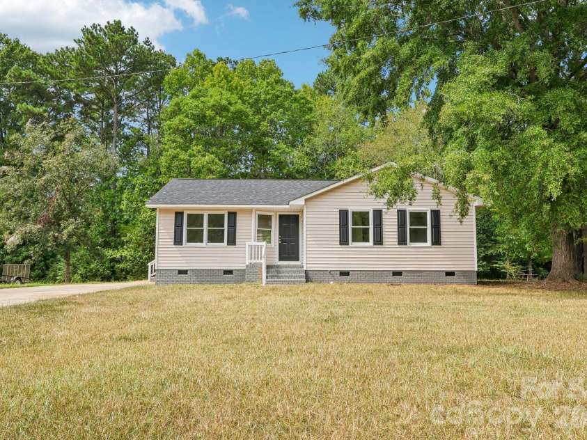 2199 Pacer Road, Lancaster, SC 29720.  MLS# CAR4427979, YatesRealty ID 52609. 