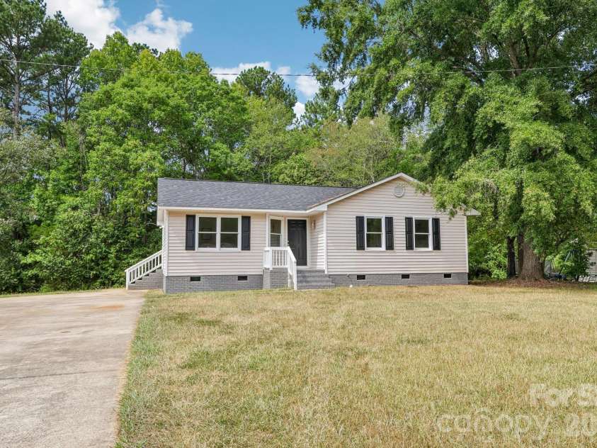 2199 Pacer Road, Lancaster, SC 29720.  MLS# CAR4427979, YatesRealty ID 52609. 