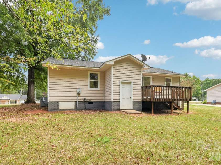 2199 Pacer Road, Lancaster, SC 29720.  MLS# CAR4427979, YatesRealty ID 52609. 
