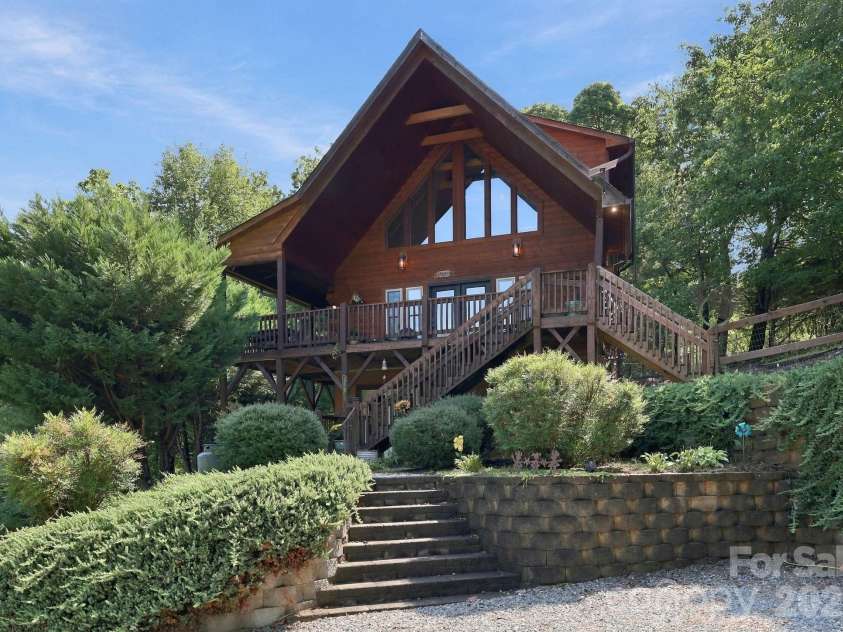 132 Falls View Trail, Lake Lure, NC 28746.  MLS# CAR4424804, YatesRealty ID 52610. 