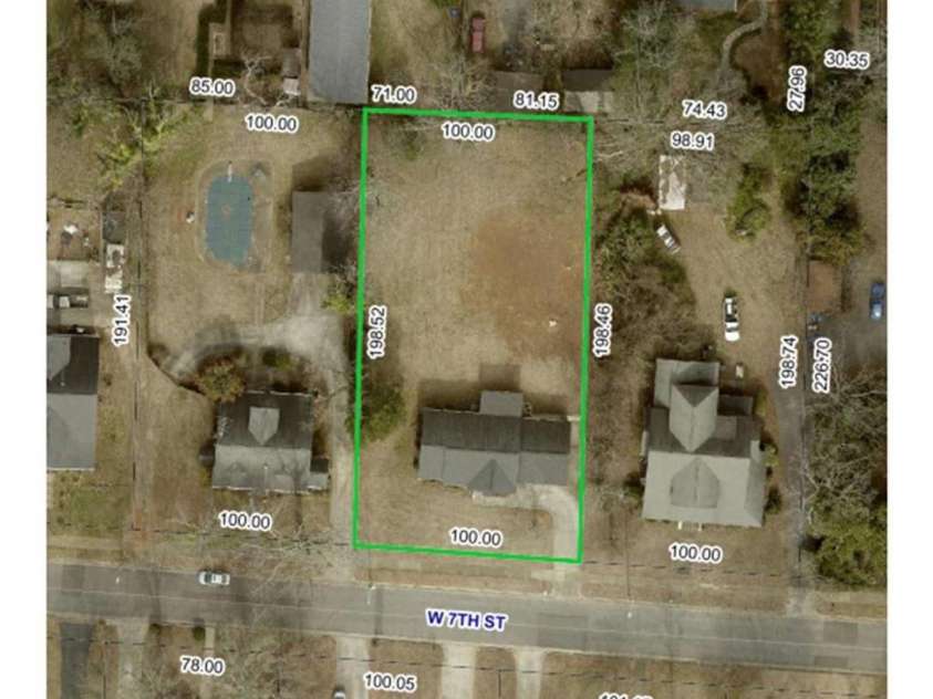 216 7th Street, Newton, NC 28658.  MLS# CAR4427905, YatesRealty ID 52611. 