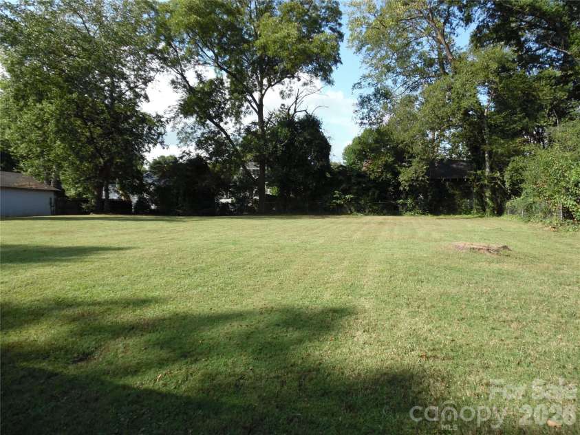 216 7th Street, Newton, NC 28658.  MLS# CAR4427905, YatesRealty ID 52611. 