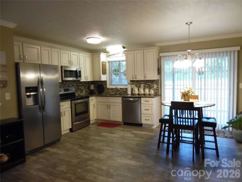 216 7th Street, Newton, NC 28658.  MLS# CAR4427905, YatesRealty ID 52611. 
