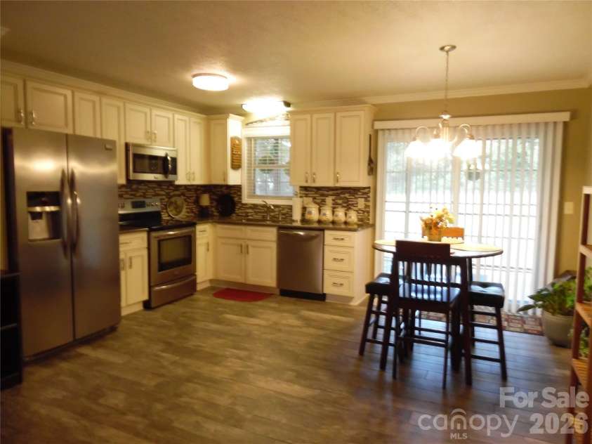 216 7th Street, Newton, NC 28658.  MLS# CAR4427905, YatesRealty ID 52611. 