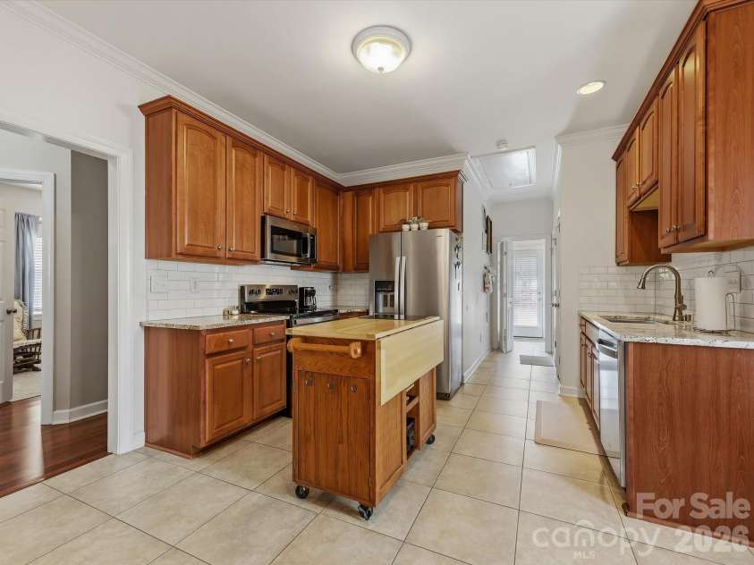 6107 Eisenhower Lane, Indian Trail, NC 28079.  MLS# CAR4427789, YatesRealty ID 52613. 