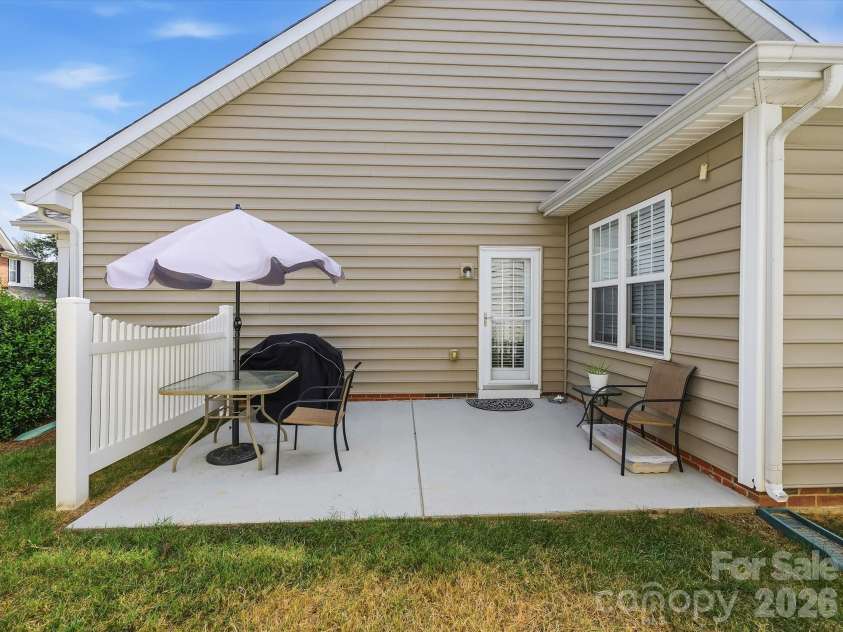 6107 Eisenhower Lane, Indian Trail, NC 28079.  MLS# CAR4427789, YatesRealty ID 52613. 
