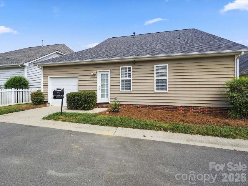 6107 Eisenhower Lane, Indian Trail, NC 28079.  MLS# CAR4427789, YatesRealty ID 52613. 