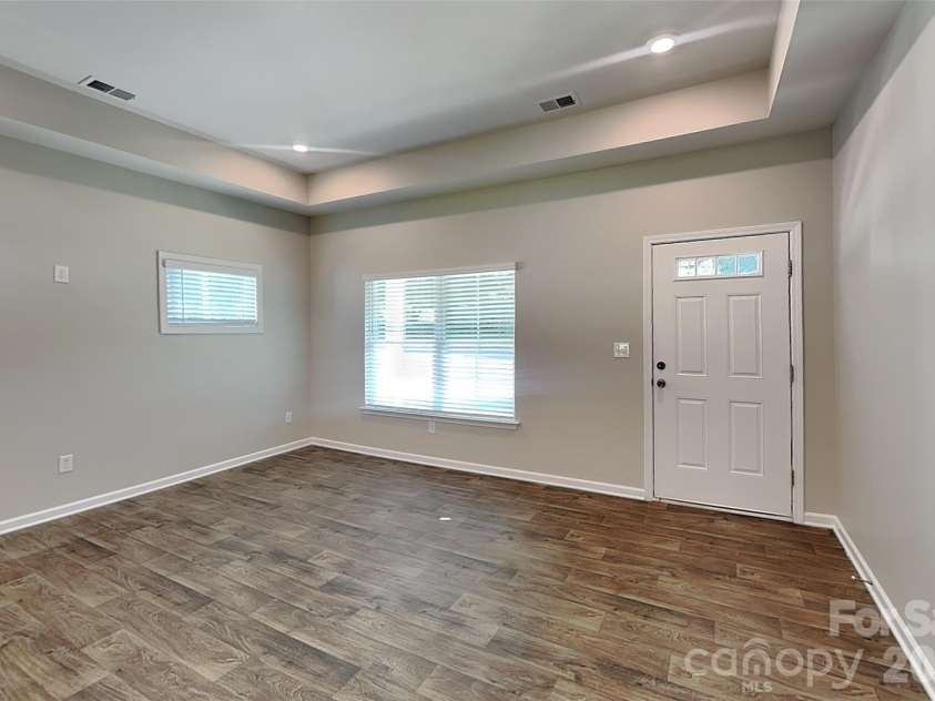 528 Cabarrus Avenue, Mooresville, NC 28115.  MLS# CAR4427984, YatesRealty ID 52616. 