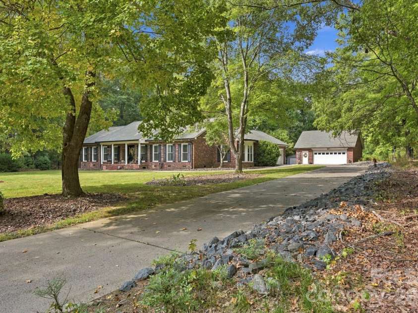 1734 Bellamy Circle, Albemarle, NC 28001.  MLS# CAR4427915, YatesRealty ID 52618. 