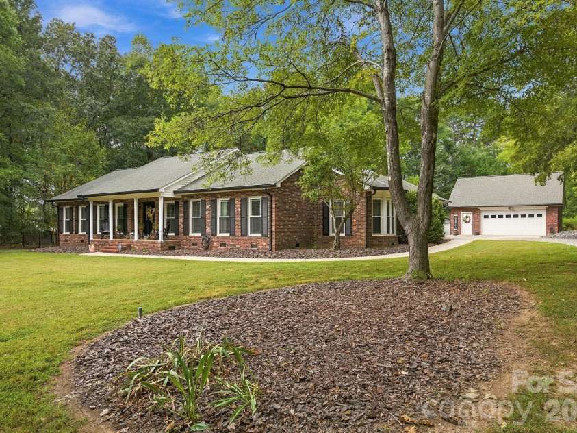 1734 Bellamy Circle, Albemarle, NC 28001.  MLS# CAR4427915, YatesRealty ID 52618. 