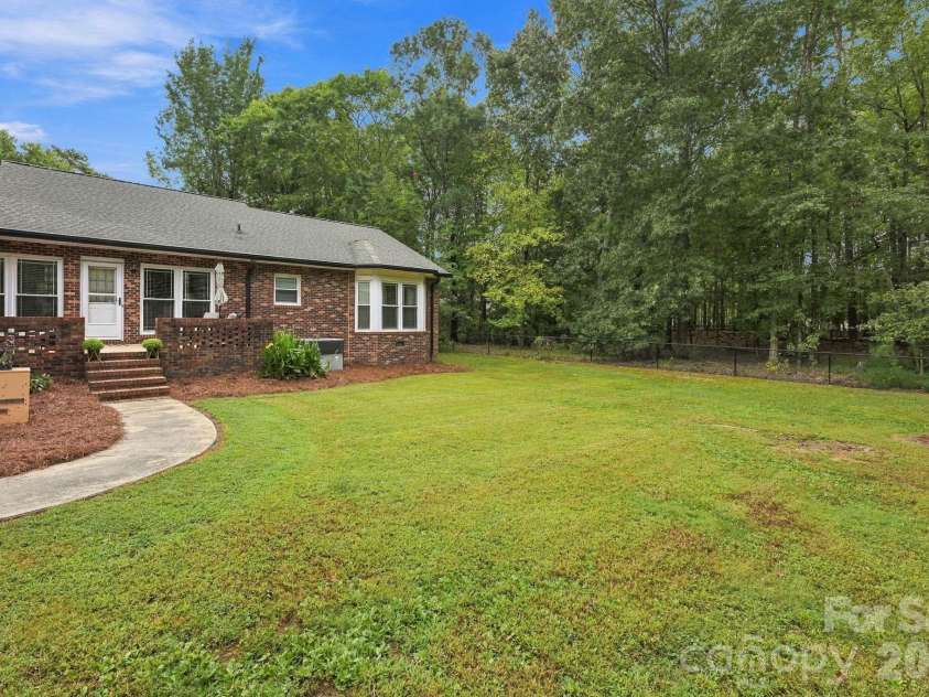 1734 Bellamy Circle, Albemarle, NC 28001.  MLS# CAR4427915, YatesRealty ID 52618. 