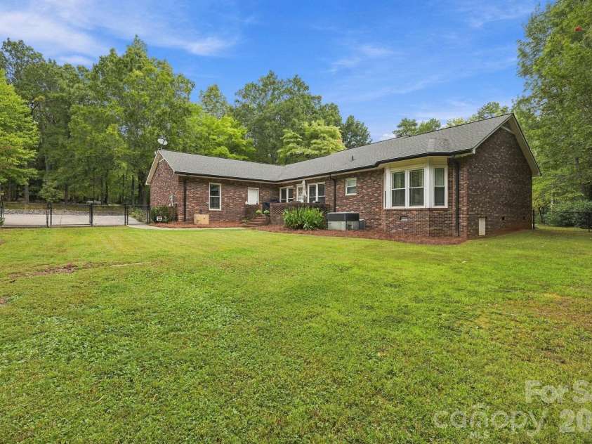 1734 Bellamy Circle, Albemarle, NC 28001.  MLS# CAR4427915, YatesRealty ID 52618. 