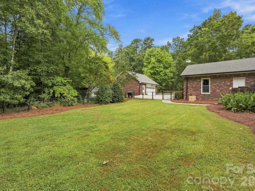 1734 Bellamy Circle, Albemarle, NC 28001.  MLS# CAR4427915, YatesRealty ID 52618. 