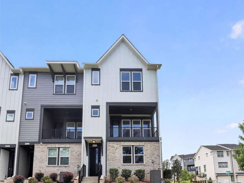 416 Nathaniel Way, Charlotte, NC 28213.  MLS# CAR4427659, YatesRealty ID 52619. 