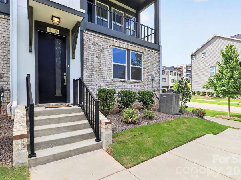 416 Nathaniel Way, Charlotte, NC 28213.  MLS# CAR4427659, YatesRealty ID 52619. 