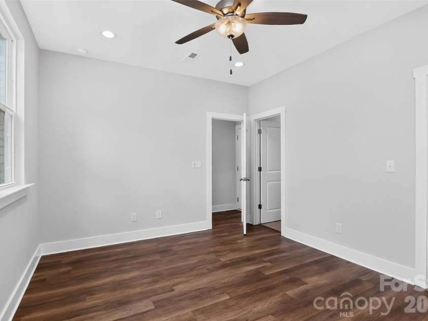 416 Nathaniel Way, Charlotte, NC 28213.  MLS# CAR4427659, YatesRealty ID 52619. 