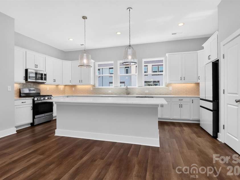 416 Nathaniel Way, Charlotte, NC 28213.  MLS# CAR4427659, YatesRealty ID 52619. 
