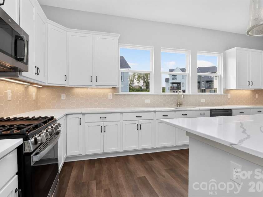 416 Nathaniel Way, Charlotte, NC 28213.  MLS# CAR4427659, YatesRealty ID 52619. 