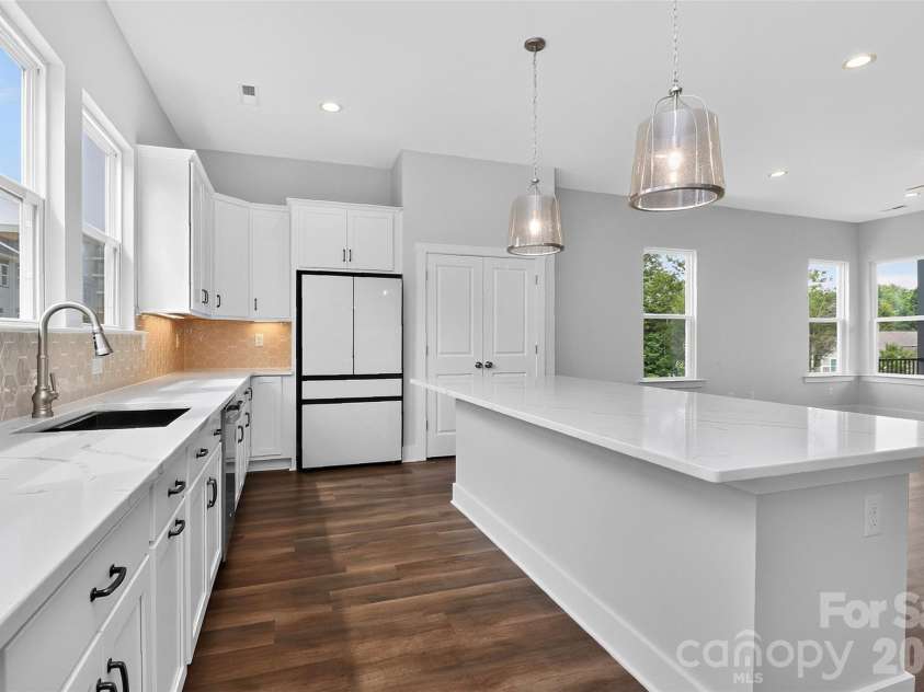 416 Nathaniel Way, Charlotte, NC 28213.  MLS# CAR4427659, YatesRealty ID 52619. 