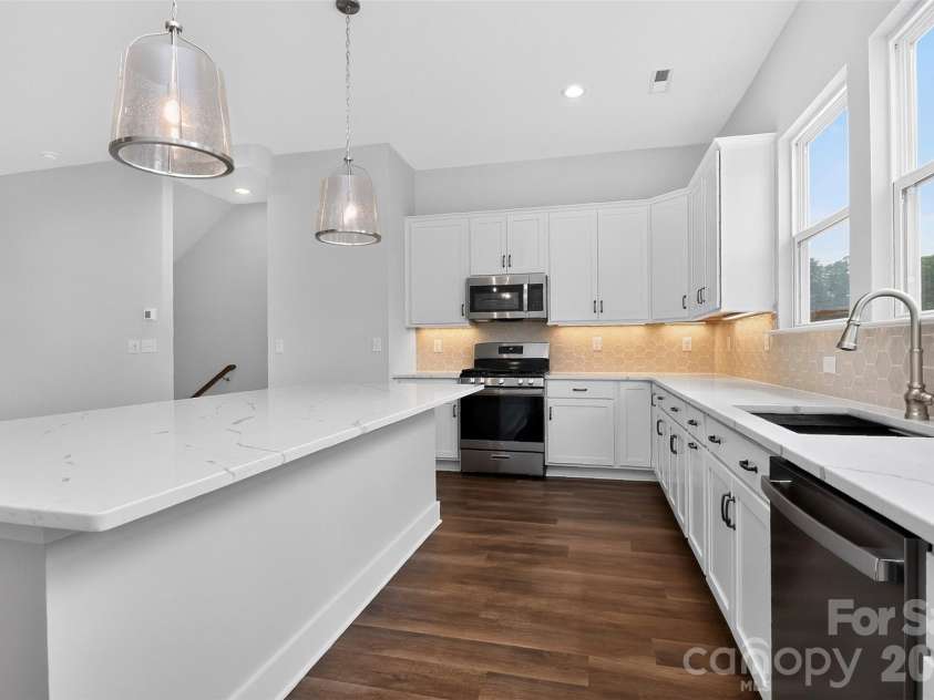 416 Nathaniel Way, Charlotte, NC 28213.  MLS# CAR4427659, YatesRealty ID 52619. 