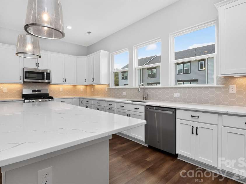 416 Nathaniel Way, Charlotte, NC 28213.  MLS# CAR4427659, YatesRealty ID 52619. 