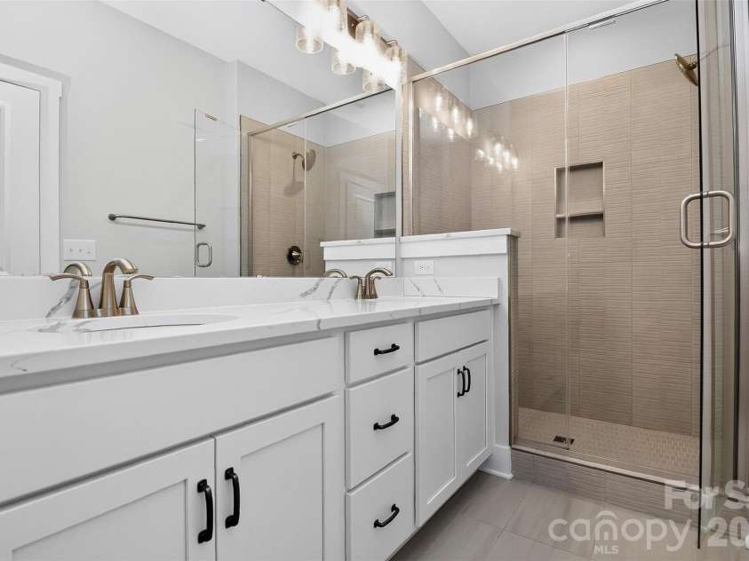416 Nathaniel Way, Charlotte, NC 28213.  MLS# CAR4427659, YatesRealty ID 52619. 