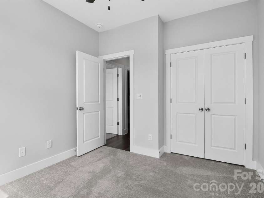 416 Nathaniel Way, Charlotte, NC 28213.  MLS# CAR4427659, YatesRealty ID 52619. 