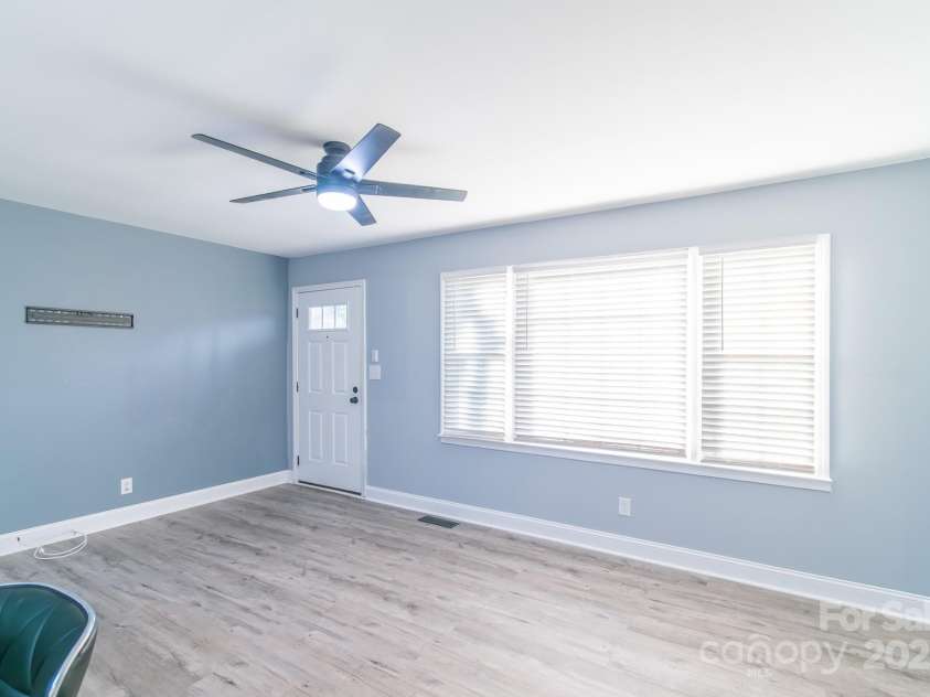 112 Carol Court, Dallas, NC 28034.  MLS# CAR4238785, YatesRealty ID 5262. 