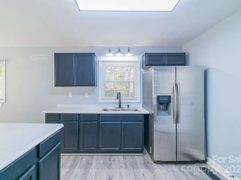 112 Carol Court, Dallas, NC 28034.  MLS# CAR4238785, YatesRealty ID 5262. 