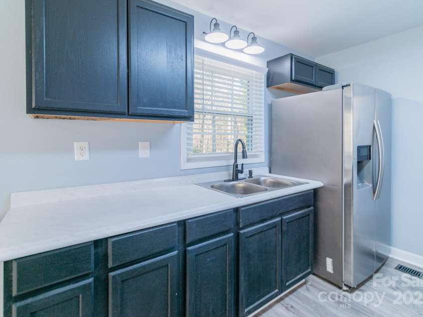 112 Carol Court, Dallas, NC 28034.  MLS# CAR4238785, YatesRealty ID 5262. 