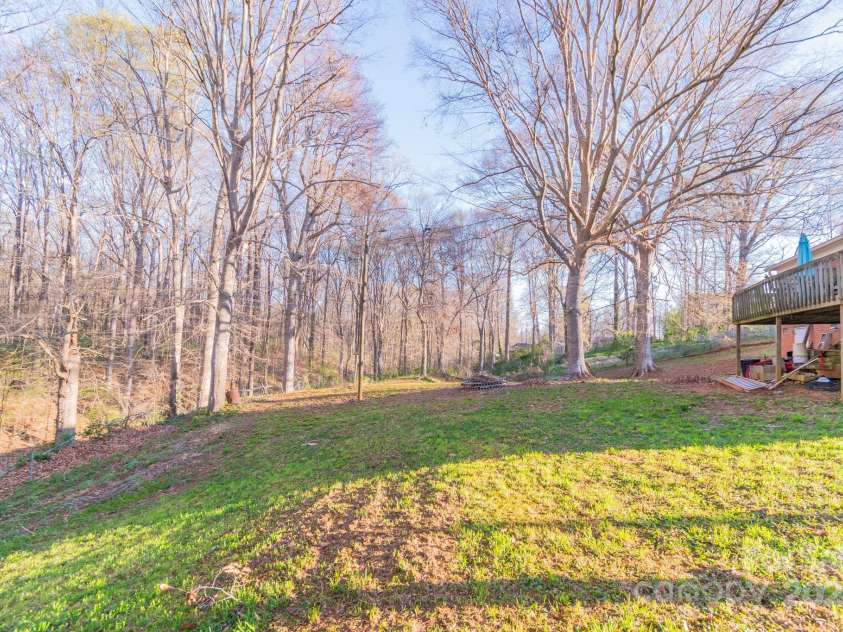 112 Carol Court, Dallas, NC 28034.  MLS# CAR4238785, YatesRealty ID 5262. 