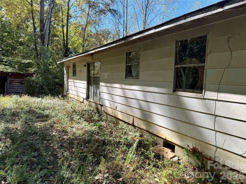 229 Kelsey Lane, Rutherfordton, NC 28139.  MLS# CAR4314989, YatesRealty ID 5262. 