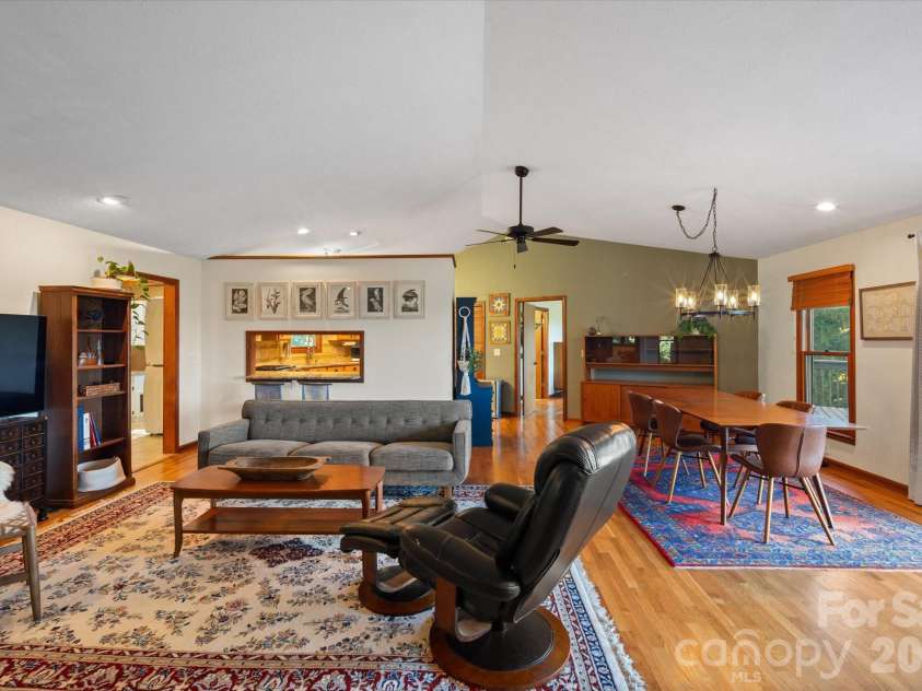 47 Sams Road, Asheville, NC 28787.  MLS# CAR4425500, YatesRealty ID 52623. 