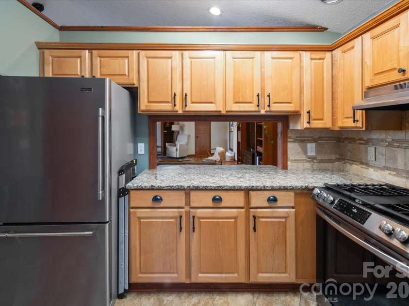 47 Sams Road, Asheville, NC 28787.  MLS# CAR4425500, YatesRealty ID 52623. 