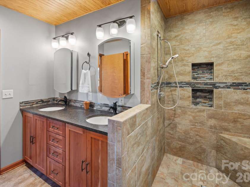 47 Sams Road, Asheville, NC 28787.  MLS# CAR4425500, YatesRealty ID 52623. 