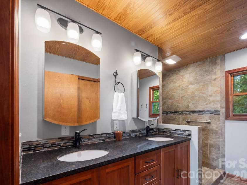 47 Sams Road, Asheville, NC 28787.  MLS# CAR4425500, YatesRealty ID 52623. 
