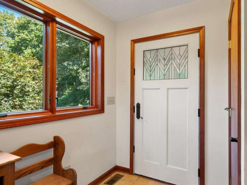 47 Sams Road, Asheville, NC 28787.  MLS# CAR4425500, YatesRealty ID 52623. 