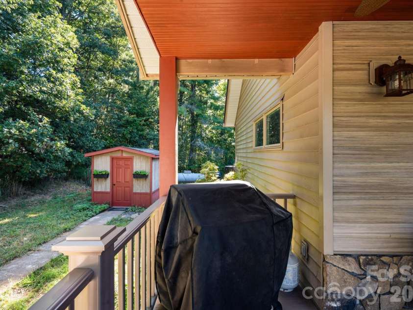47 Sams Road, Asheville, NC 28787.  MLS# CAR4425500, YatesRealty ID 52623. 