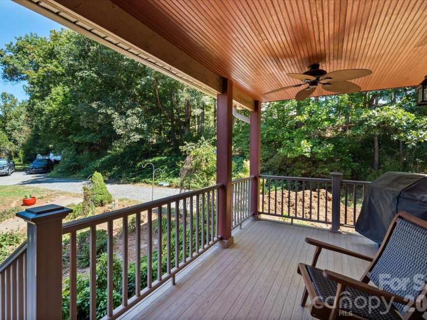 47 Sams Road, Asheville, NC 28787.  MLS# CAR4425500, YatesRealty ID 52623. 