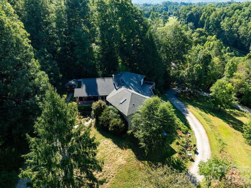 47 Sams Road, Asheville, NC 28787.  MLS# CAR4425500, YatesRealty ID 52623. 