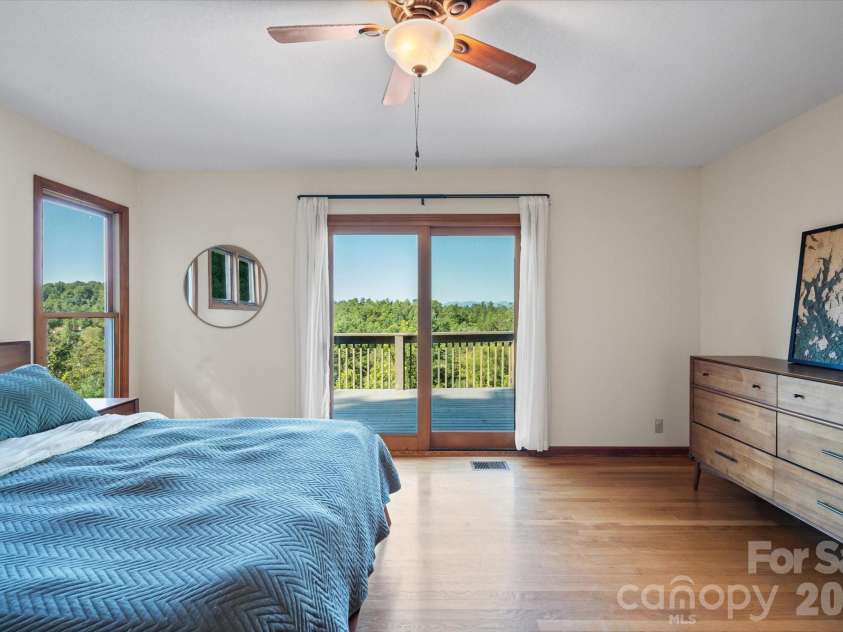 47 Sams Road, Asheville, NC 28787.  MLS# CAR4425500, YatesRealty ID 52623. Primary opens to deck