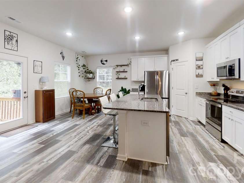 975 General Hoke Drive, Lincolnton, NC 28092.  MLS# CAR4427991, YatesRealty ID 52624. 