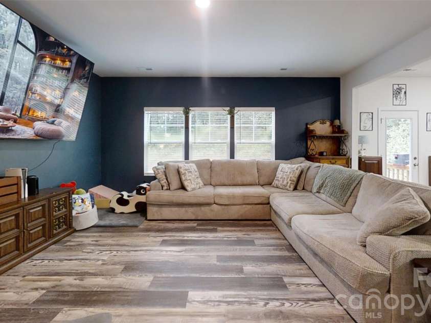 975 General Hoke Drive, Lincolnton, NC 28092.  MLS# CAR4427991, YatesRealty ID 52624. 