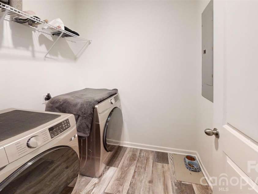 975 General Hoke Drive, Lincolnton, NC 28092.  MLS# CAR4427991, YatesRealty ID 52624. 